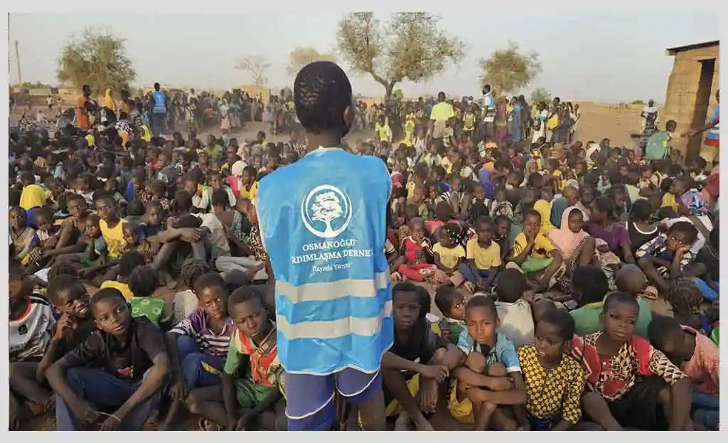 Osmanoğlu Yardımlaşma Derneği, Burkina Faso’da 1000 Kişilik İftar Yemeği Dağıttı