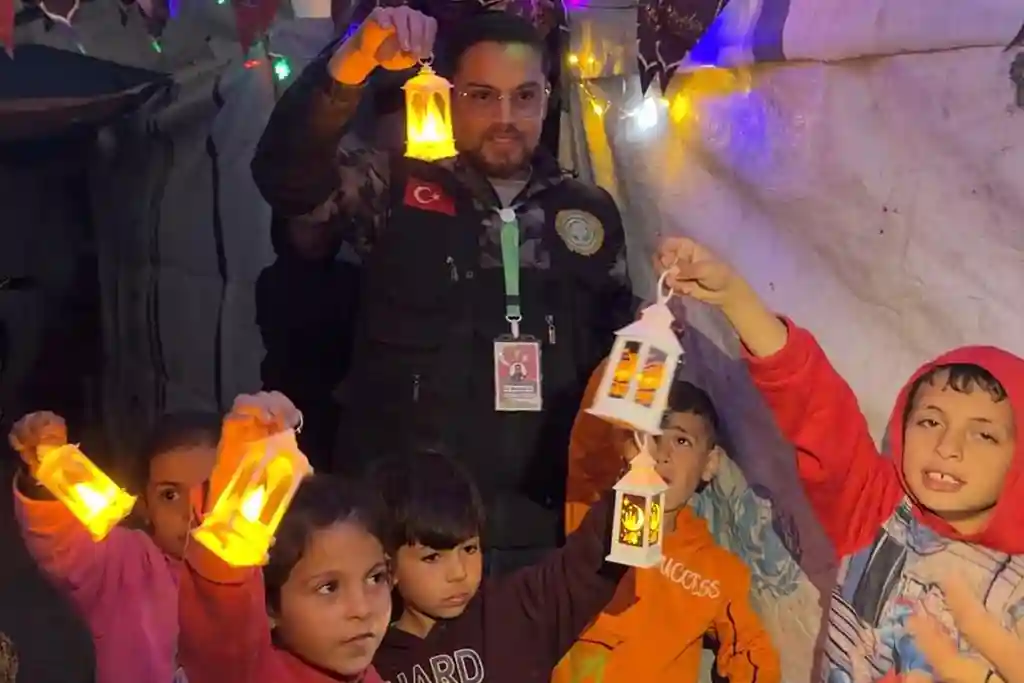 Gazze’de Ramazan Sevinci Çocukların Kalplerine Taşındı