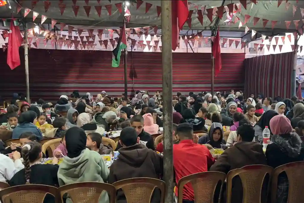 Gazze’de Ramazan’ın 8. Gününde İftar Sofraları Kurulmaya Devam Ediyor