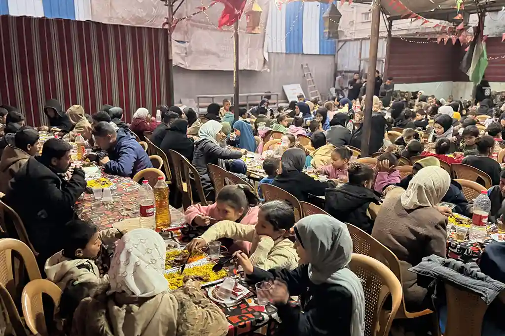 Osmanoğlu Yardımlaşma Derneği Gazze’de Ramazan’ın 25. Gününde Hamidiye Aşevi’nde İftar Sofraları Kuruldu