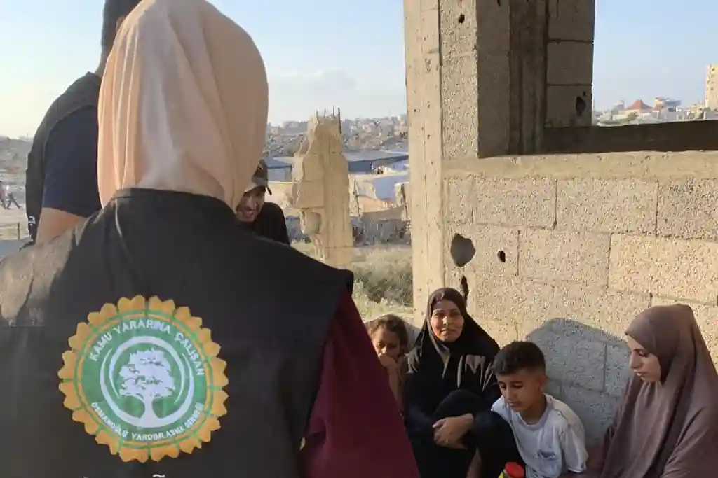 Osmanoğlu Yardımlaşma Derneği’nden Gazze’de Erzak Dağıtımı