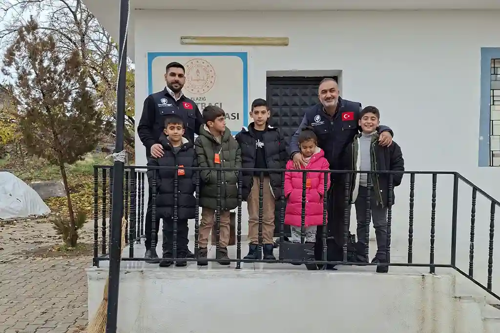 Osmanoğlu Yardımlaşma Derneği’nden Güneydoğu’daki Öğrencilere Kışlık Yardım