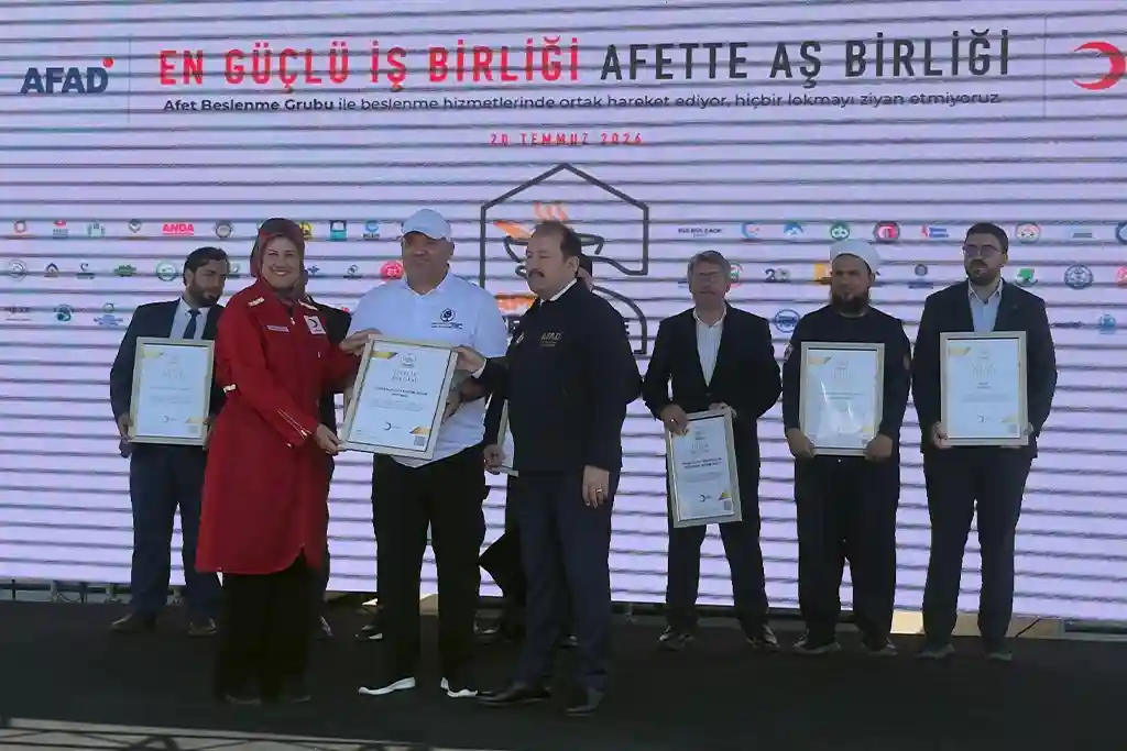 Gazze’de İnsani Yardım Seferberliği Devam Ediyor: Osmanoğlu Yardımlaşma Derneği’nden Afet Yönetiminde Güçlü Kurumsal İş Birliği
