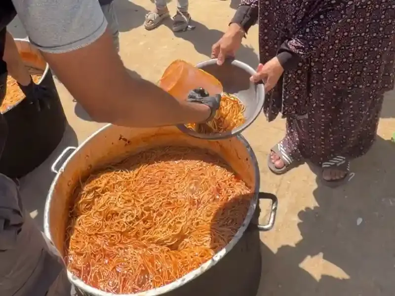 Saldırı sonrası onarılan Hamidiye Mutfağı'nda Gazze halkı için sıcak yemek hazırlıkları